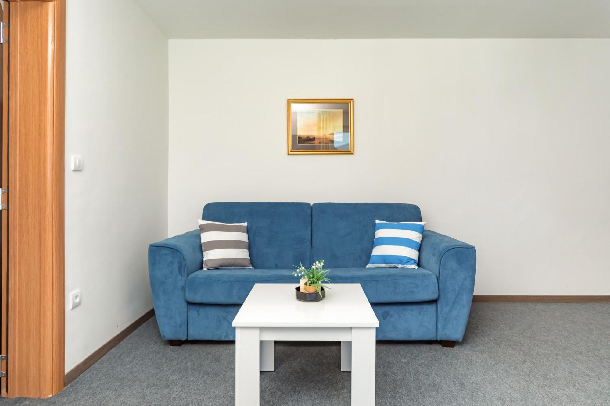 Mika'S Seaview Apartments Бар Экстерьер фото