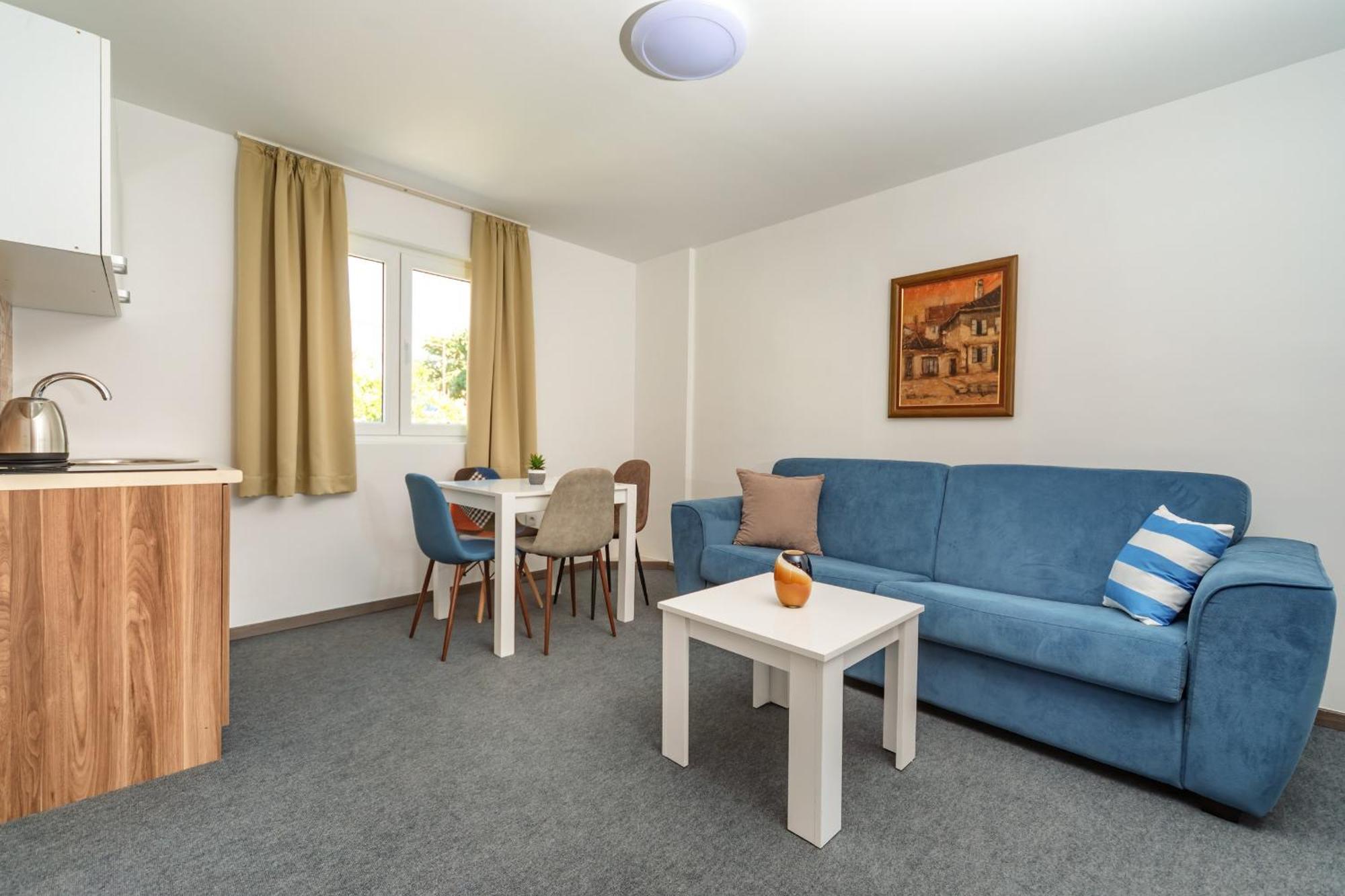 Mika'S Seaview Apartments Бар Экстерьер фото